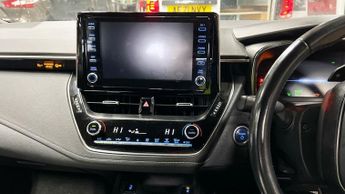 TOYOTA COROLLA 2.0 VVT-h Design Touring Sports 5dr Petrol Hybrid CVT Euro 6 (s/