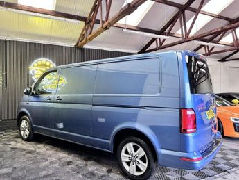 VOLKSWAGEN TRANSPORTER 2.0 TSI T30 BlueMotion Tech Highline Panel Van 5dr Petrol DSG FW