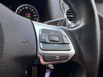 VOLKSWAGEN TIGUAN 2.0 TDI BlueMotion Tech R-Line SUV 5dr Diesel DSG 4WD Euro 5 (s/