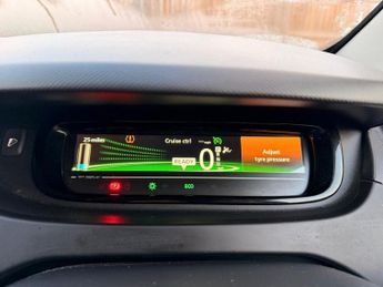 RENAULT ZOE R110 41kWh Dynamique Nav Hatchback 5dr Electric Auto (107 bhp)