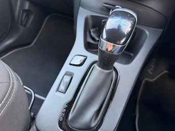 RENAULT ZOE R110 41kWh Dynamique Nav Hatchback 5dr Electric Auto (107 bhp)