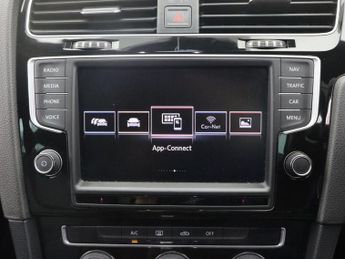 VOLKSWAGEN GOLF 2.0 TDI BlueMotion Tech R-Line Edition Hatchback 5dr Diesel DSG 