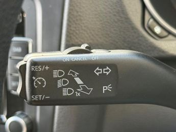 VOLKSWAGEN GOLF 1.6 TDI SE Estate 5dr Diesel DSG Euro 5 (105 ps)