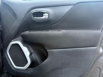 JEEP RENEGADE 1.4T MultiAirII Longitude SUV 5dr Petrol DDCT Euro 6 (s/s) (140 