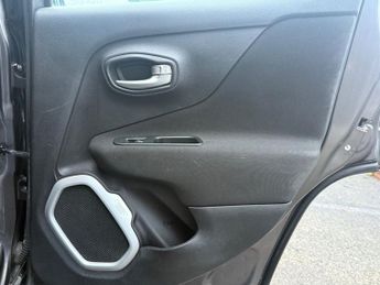 JEEP RENEGADE 1.4T MultiAirII Longitude SUV 5dr Petrol DDCT Euro 6 (s/s) (140 