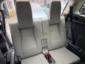 LAND ROVER DISCOVERY SPORT 2.0 TD4 HSE Black SUV 5dr Diesel Auto 4WD Euro 6 (s/s) (180 ps)