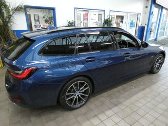 BMW 3 SERIES 2.0 330e 12kWh Sport Pro Touring 5dr Petrol Plug-in Hybrid Auto 