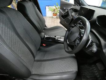 PEUGEOT 2008 1.2 PureTech Allure SUV 5dr Petrol EAT Euro 6 (s/s) (130 ps)
