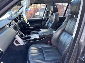 LAND ROVER RANGE ROVER 3.0 TD V6 Vogue SE SUV 5dr Diesel Auto 4WD Euro 6 (s/s) (258 ps)
