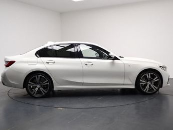 BMW 3 SERIES 2.0 330e 12kWh M Sport Saloon 4dr Petrol Plug-in Hybrid Auto Eur