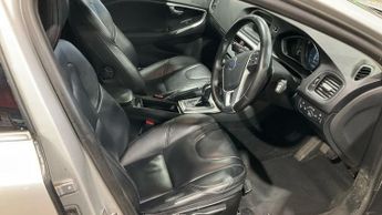 VOLVO V40 1.5 T2 SE Hatchback 5dr Petrol Auto Euro 6 (s/s) (122 ps)