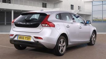 VOLVO V40 1.5 T2 SE Hatchback 5dr Petrol Auto Euro 6 (s/s) (122 ps)