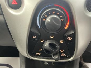 CITROEN C1 1.0 VTi Feel Hatchback 3dr Petrol Manual Euro 5 (Euro 5) (68 ps)