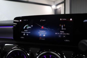 MERCEDES-BENZ A-CLASS 1.3 A200 AMG Line Edition (Executive) Hatchback 5dr Petrol 7G-DC