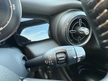 MINI Electric Hatch Cooper SE 32.6kWh Level 3 Hatchback 3dr Electric Auto (184 ps)