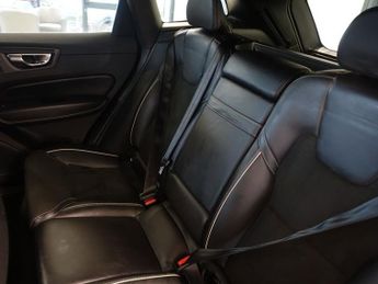 VOLVO XC60 2.0 D5 PowerPulse R-Design SUV 5dr Diesel Auto AWD Euro 6 (s/s) 