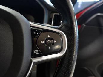 VOLVO XC60 2.0 D5 PowerPulse R-Design SUV 5dr Diesel Auto AWD Euro 6 (s/s) 