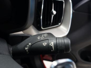 VOLVO XC60 2.0 D5 PowerPulse R-Design SUV 5dr Diesel Auto AWD Euro 6 (s/s) 