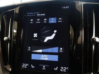 VOLVO XC60 2.0 D5 PowerPulse R-Design SUV 5dr Diesel Auto AWD Euro 6 (s/s) 