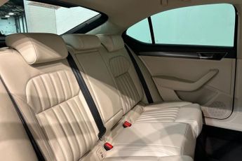 SKODA SUPERB 1.4 TSI iV 13kWh SE L Hatchback 5dr Petrol Plug-in Hybrid DSG Eu