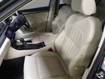 SKODA SUPERB 1.4 TSI iV 13kWh SE L Hatchback 5dr Petrol Plug-in Hybrid DSG Eu