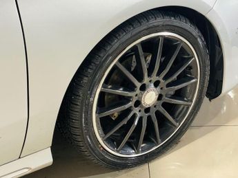 MERCEDES-BENZ A-CLASS 2.1 A200d AMG Line (Premium Plus) Hatchback 5dr Diesel 7G-DCT Eu