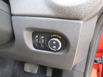 VAUXHALL CORSA 1.4 16V SE Hatchback 5dr Petrol Auto Euro 5 (100 ps)