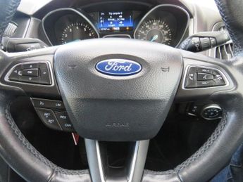 FORD FOCUS 1.6 Titanium Hatchback 5dr Petrol Powershift Euro 6 (125 ps)