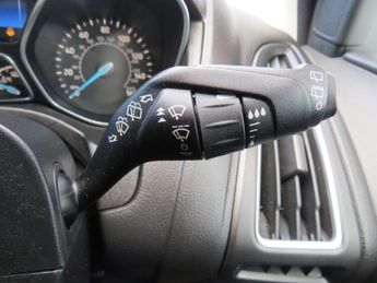 FORD FOCUS 1.6 Titanium Hatchback 5dr Petrol Powershift Euro 6 (125 ps)