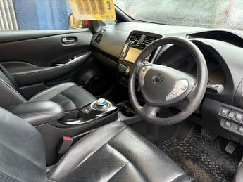 NISSAN LEAF 30kWh Tekna Hatchback 5dr Electric Auto (109 bhp)