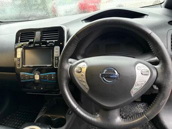 NISSAN LEAF 30kWh Tekna Hatchback 5dr Electric Auto (109 bhp)