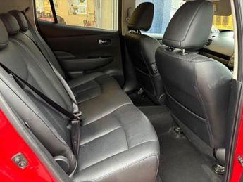 NISSAN LEAF 30kWh Tekna Hatchback 5dr Electric Auto (109 bhp)