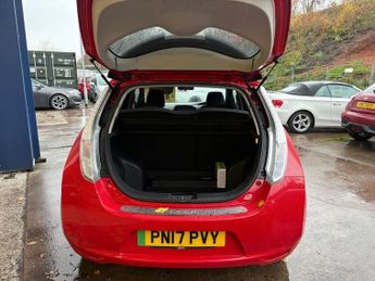 NISSAN LEAF 30kWh Tekna Hatchback 5dr Electric Auto (109 bhp)
