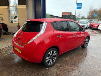 NISSAN LEAF 30kWh Tekna Hatchback 5dr Electric Auto (109 bhp)