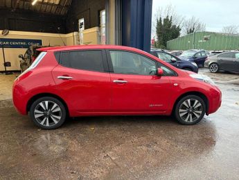 NISSAN LEAF 30kWh Tekna Hatchback 5dr Electric Auto (109 bhp)