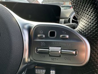 MERCEDES-BENZ CLA 2.0 CLA220d AMG Line (Premium) Coupe 4dr Diesel 8G-DCT Euro 6 (s