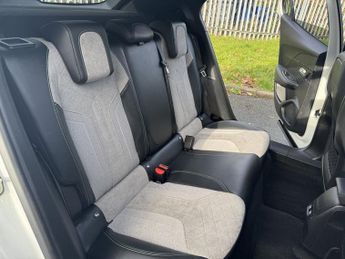 PEUGEOT E-2008 50kWh GT SUV 5dr Electric Auto (136 ps)