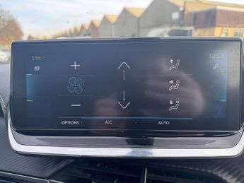 PEUGEOT E-2008 50kWh GT SUV 5dr Electric Auto (136 ps)