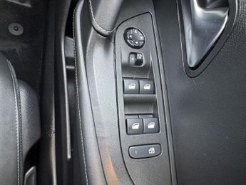 PEUGEOT E-2008 50kWh GT SUV 5dr Electric Auto (136 ps)