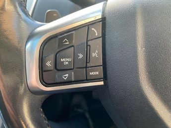 LAND ROVER DISCOVERY SPORT 2.0 TD4 HSE Black SUV 5dr Diesel Auto 4WD Euro 6 (s/s) (180 ps)