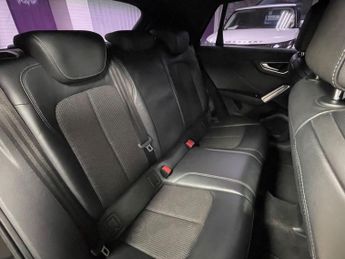 AUDI Q2 1.6 TDI 30 S line SUV 5dr Diesel S Tronic Euro 6 (s/s) (116 ps)