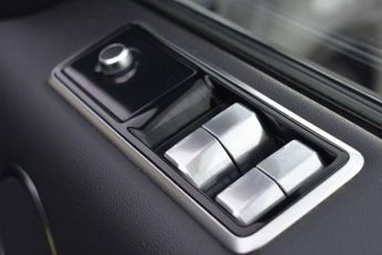 LAND ROVER RANGE ROVER SPORT 3.0 SD V6 HSE SUV 306ps  PANORAMIC ROOF | REVERSE CAMERA | MERID