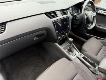 SKODA OCTAVIA 2.0 TDI vRS Hatchback 5dr Diesel DSG Euro 6 (s/s) (184 ps)