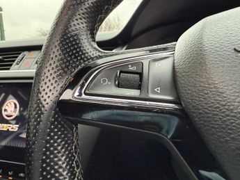 SKODA OCTAVIA 2.0 TDI vRS Hatchback 5dr Diesel DSG Euro 6 (s/s) (184 ps)