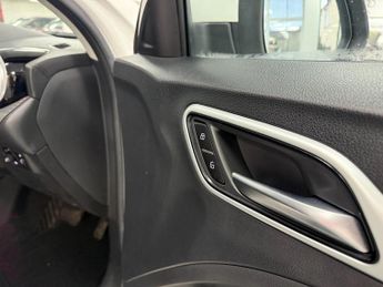 MG MG ZS 72.6kWh Trophy Connect Long Range SUV 5dr Electric Auto (156 ps)