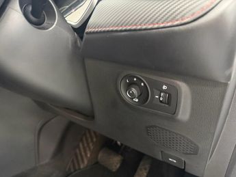 MG MG ZS 72.6kWh Trophy Connect Long Range SUV 5dr Electric Auto (156 ps)