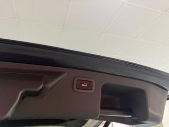 LAND ROVER DISCOVERY SPORT 2.0 TD4 SE Tech SUV 5dr Diesel Auto 4WD Euro 6 (s/s) (180 ps)