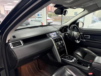 LAND ROVER DISCOVERY SPORT 2.0 TD4 SE Tech SUV 5dr Diesel Auto 4WD Euro 6 (s/s) (180 ps)