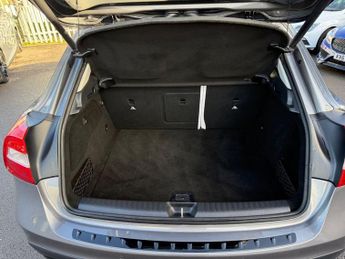 MERCEDES-BENZ GLA 2.1 GLA200d SE (Executive) SUV 5dr Diesel 7G-DCT Euro 6 (s/s) (1