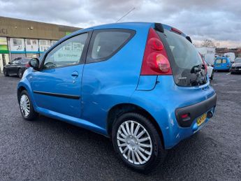 PEUGEOT 107 1.0 12V Urban Hatchback 3dr Petrol Manual Euro 4 (68 ps)